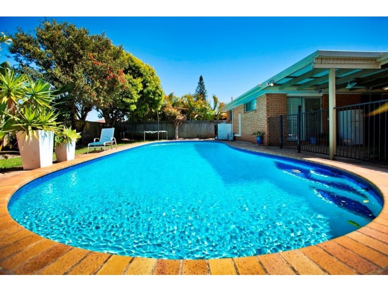 20 Waitomo Street, Broadbeach Waters QLD 4218