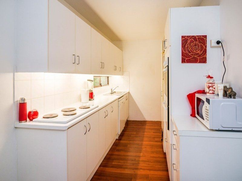 28 Rudd, Broadbeach QLD 4218