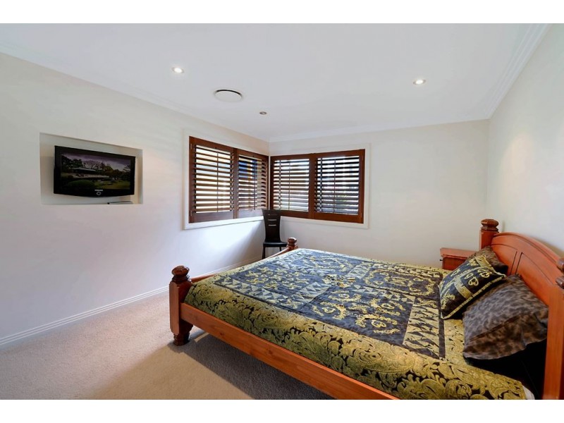 25 Drake Avenue, Paradise Point QLD 4216