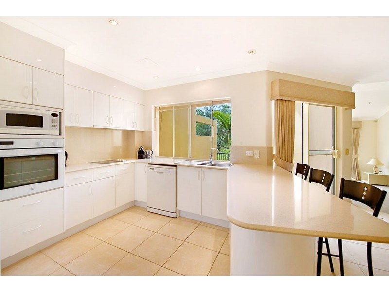 1 Twerton/125 Santa Cruz Boulevard, Clear Island Waters QLD 4226