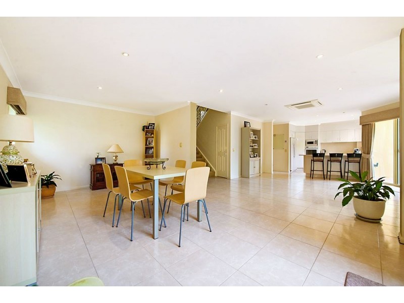 1 Twerton/125 Santa Cruz Boulevard, Clear Island Waters QLD 4226