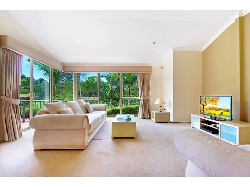 1 Twerton/125 Santa Cruz Boulevard, Clear Island Waters QLD 4226