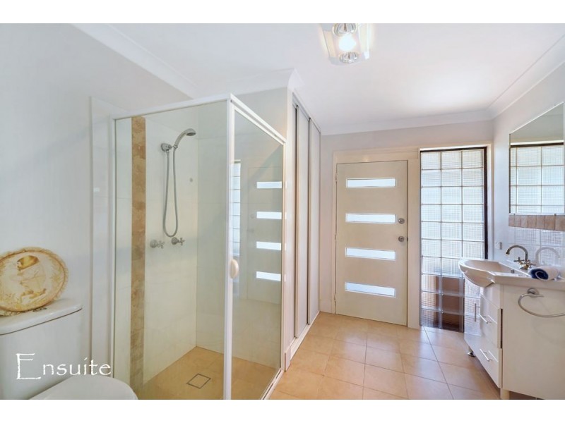 41 Sundown Drive, Paradise Point QLD 4216