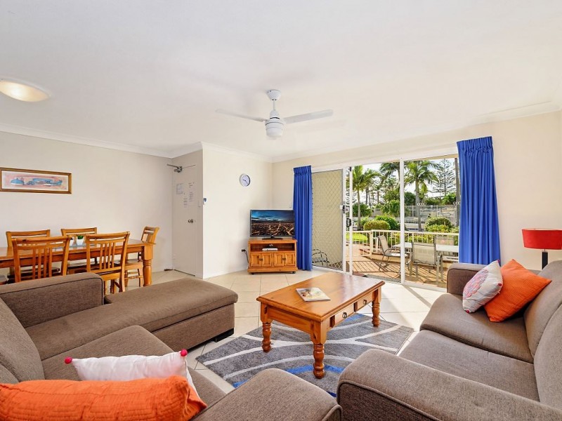 2/1915 Gold Coast Highway, Burleigh Heads QLD 4220
