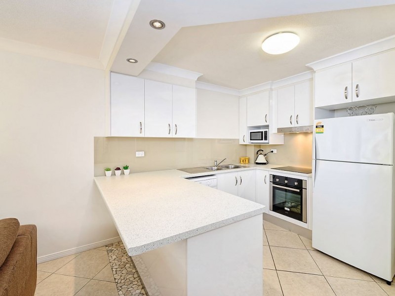 2/1915 Gold Coast Highway, Burleigh Heads QLD 4220