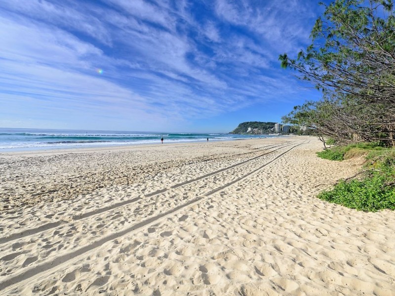 2/1915 Gold Coast Highway, Burleigh Heads QLD 4220
