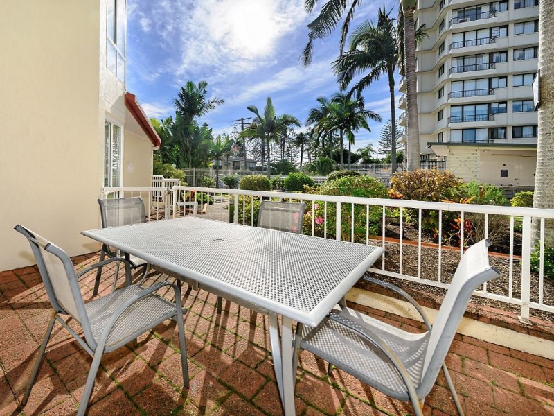 2/1915 Gold Coast Highway, Burleigh Heads QLD 4220