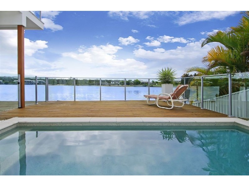 2/179 Lae Drive, Runaway Bay QLD 4216