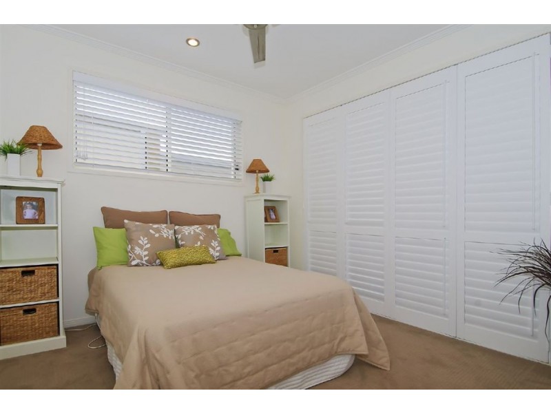 2/179 Lae Drive, Runaway Bay QLD 4216