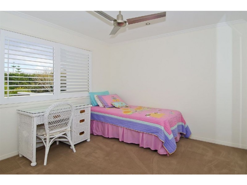 2/179 Lae Drive, Runaway Bay QLD 4216