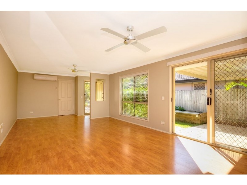 19 Hialeah Crescent, Helensvale QLD 4212