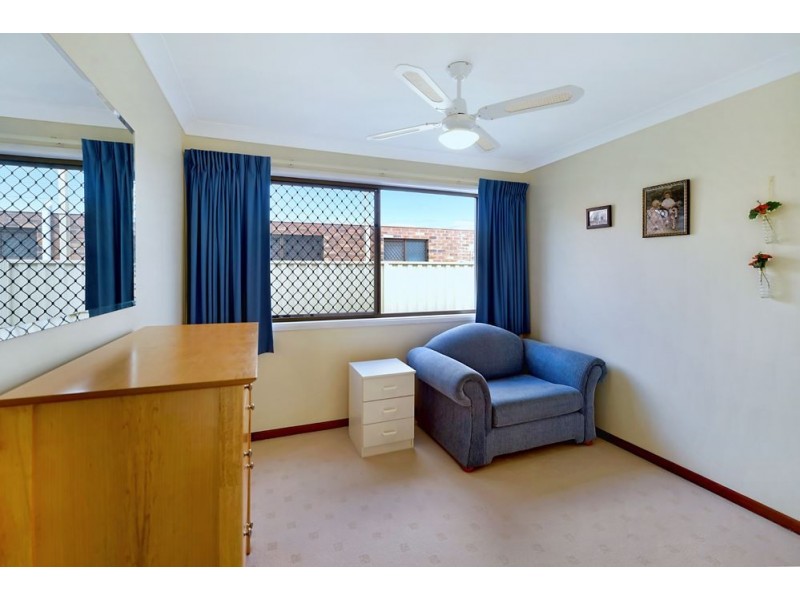 99 Sunshine Boulevard, Mermaid Waters QLD 4218