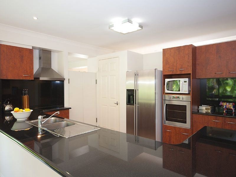 14 Cleland Crescent, Broadbeach Waters QLD 4218