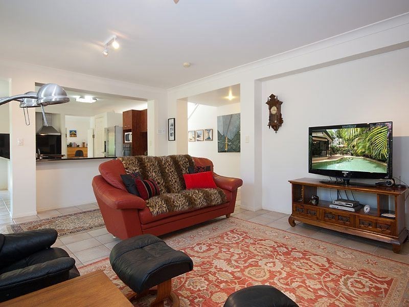 14 Cleland Crescent, Broadbeach Waters QLD 4218