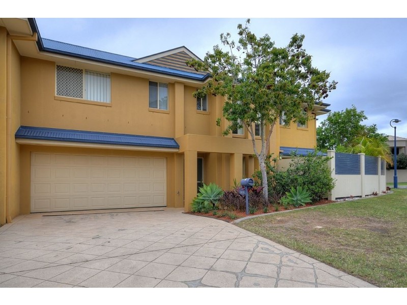 2/9 Alexandrina Drive, Varsity Lakes QLD 4227