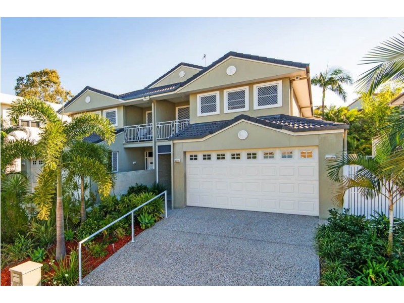 2/62 Compass Drive, Biggera Waters QLD 4216