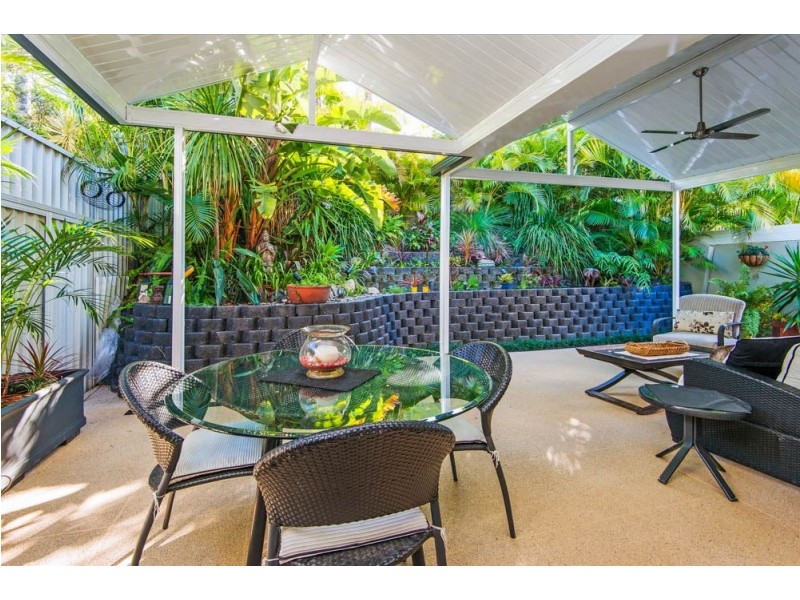2/62 Compass Drive, Biggera Waters QLD 4216