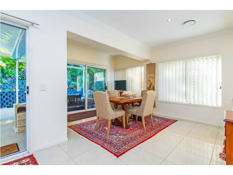 2/62 Compass Drive, Biggera Waters QLD 4216