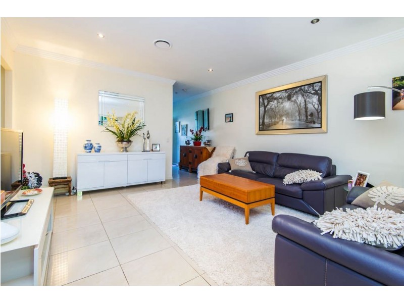 2/62 Compass Drive, Biggera Waters QLD 4216