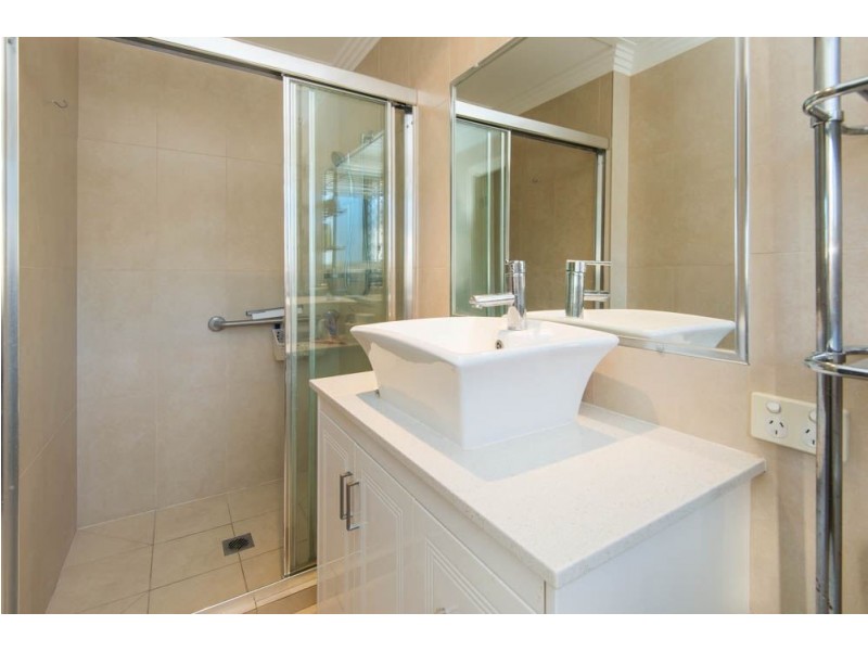 2/62 Compass Drive, Biggera Waters QLD 4216