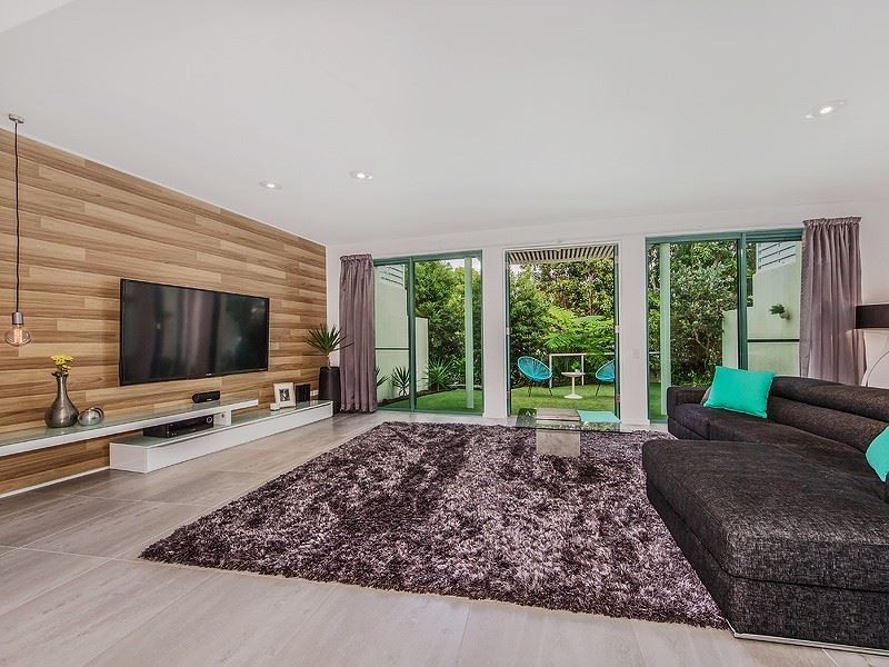 1121 ‘Spring Terraces’, Ross Street, Benowa QLD 4217