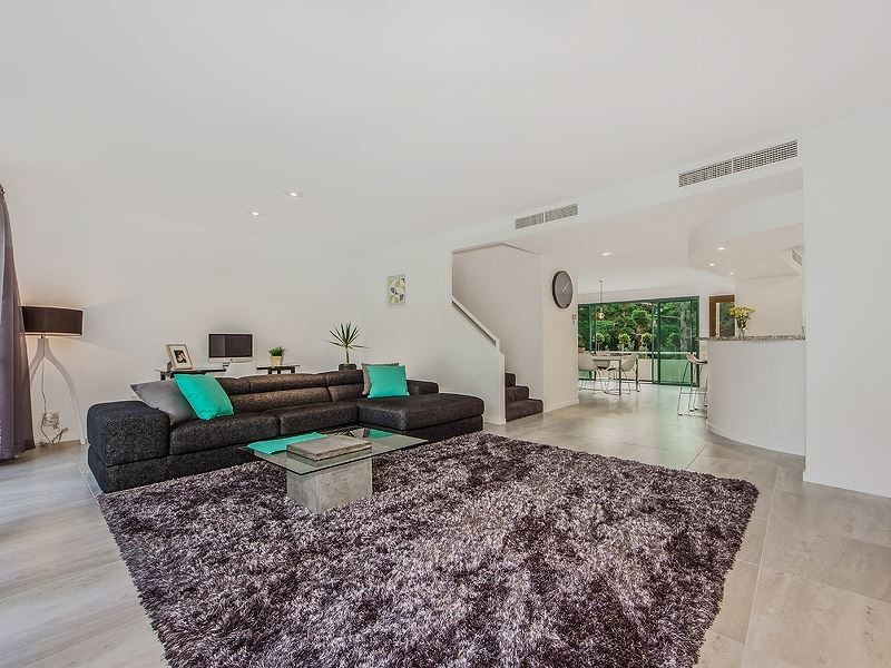 1121 ‘Spring Terraces’, Ross Street, Benowa QLD 4217