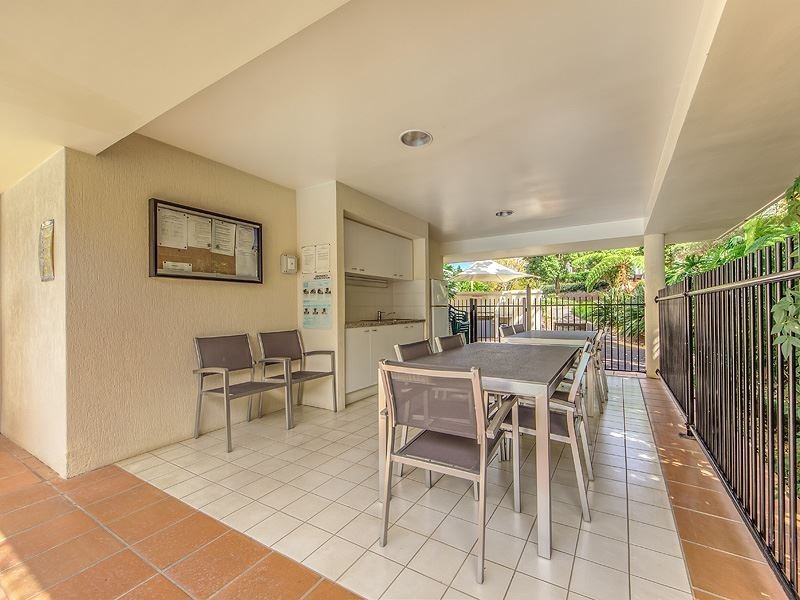 1121 ‘Spring Terraces’, Ross Street, Benowa QLD 4217