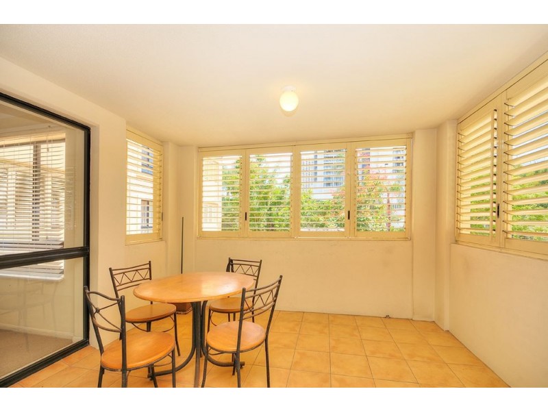 6/4-6 Acacia Ave, Surfers Paradise QLD 4217