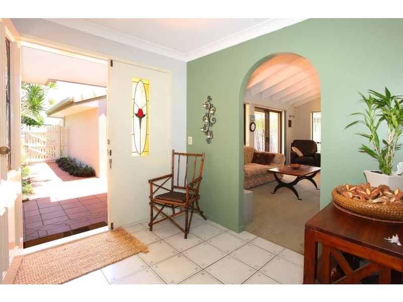 3 Anchorage Way, Biggera Waters QLD 4216