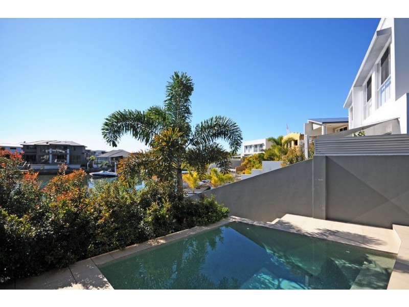 2/29 Compass Drive, Biggera Waters QLD 4216
