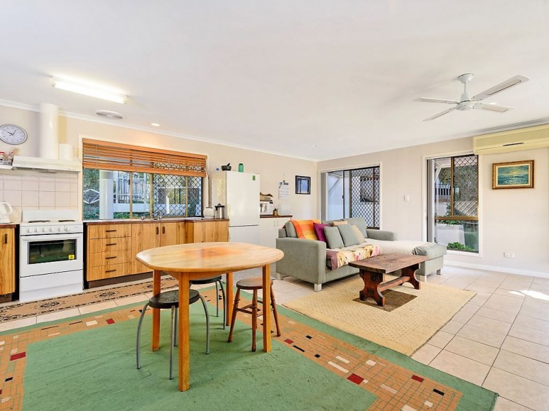 2 Bajada Place, Carrara QLD 4211