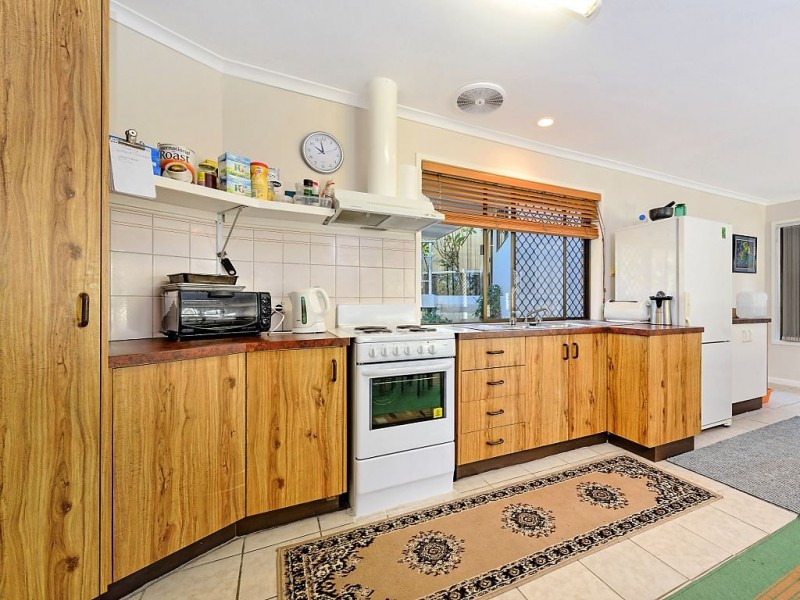 2 Bajada Place, Carrara QLD 4211