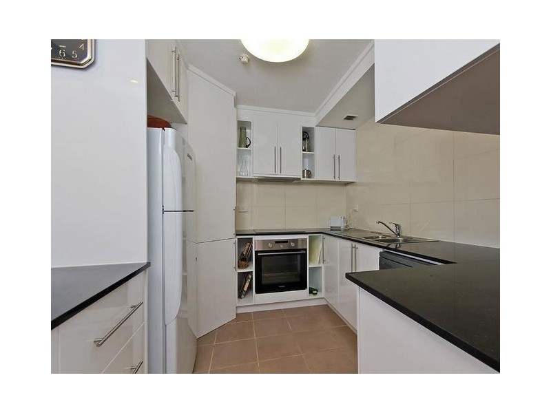 33 Thornton Street, Surfers Paradise QLD 4217