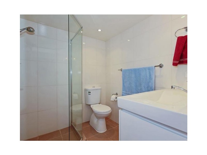 33 Thornton Street, Surfers Paradise QLD 4217