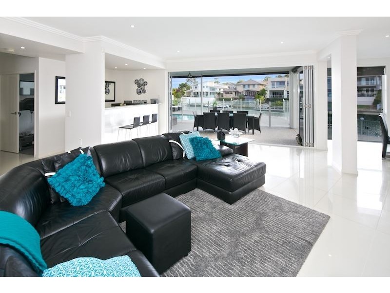 19 North Quay Drive, Biggera Waters QLD 4216