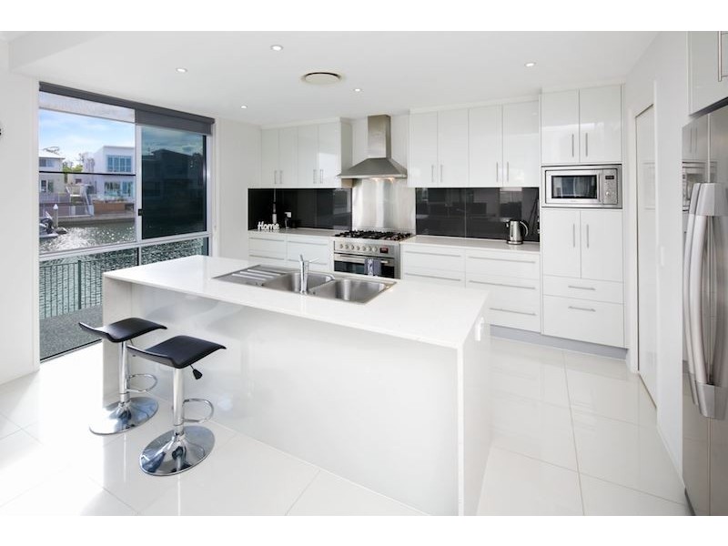 19 North Quay Drive, Biggera Waters QLD 4216