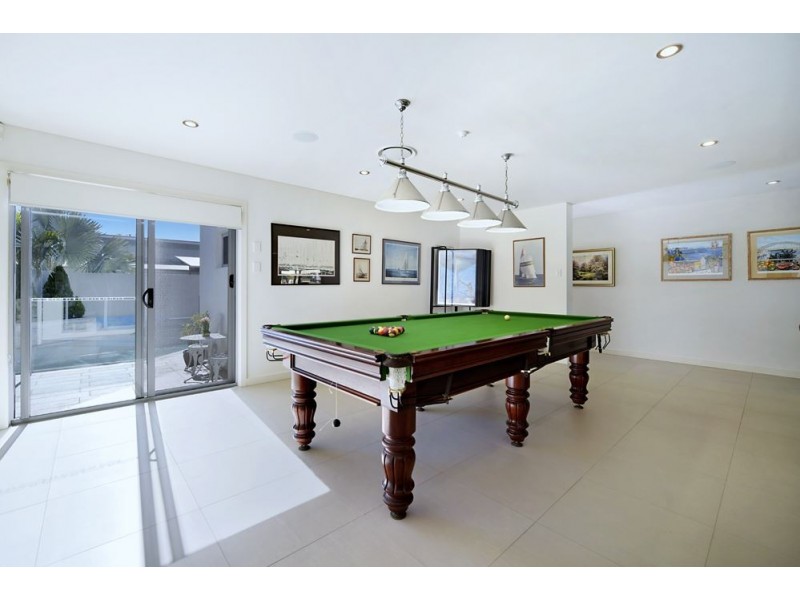 70 Poinciana Boulevard, Broadbeach Waters QLD 4218