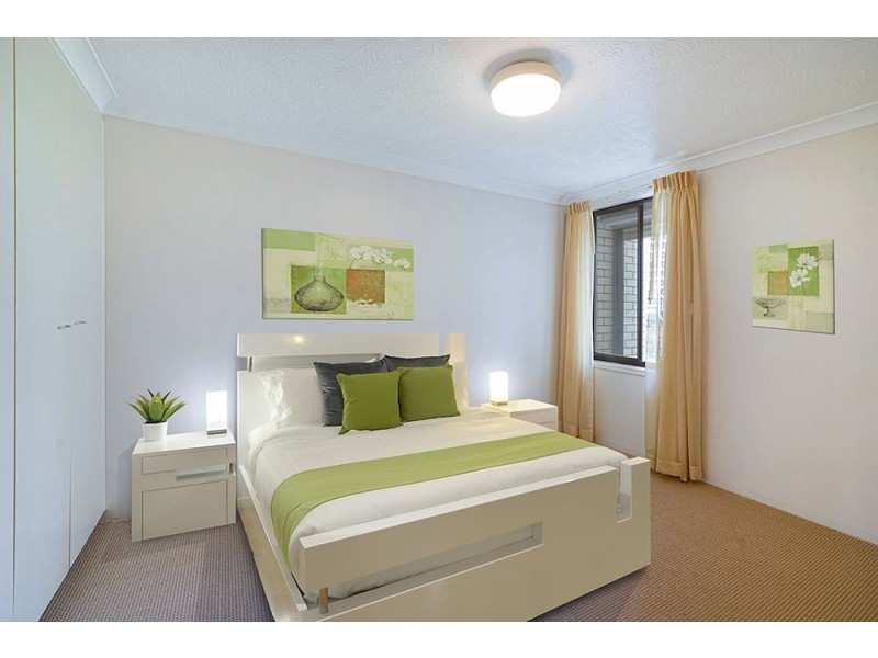 8-10 Queensland Ave, Broadbeach QLD 4218