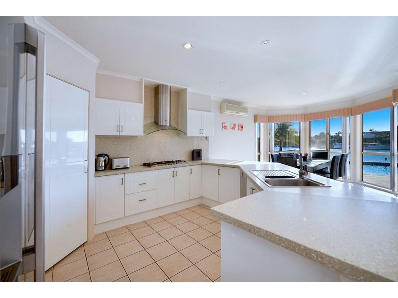 13 Westlake Court, Helensvale QLD 4212