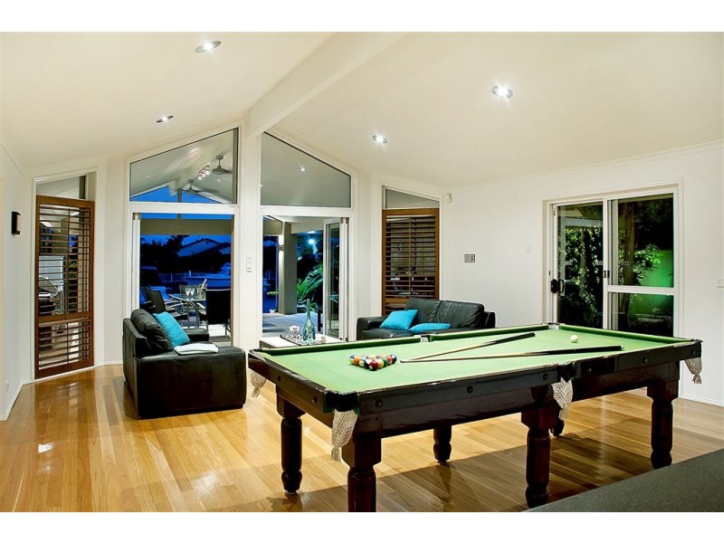 135 Pebble Beach Drive, Runaway Bay QLD 4216