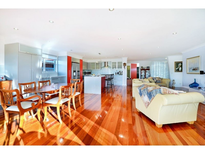 12 Cypress Drive, Broadbeach Waters QLD 4218