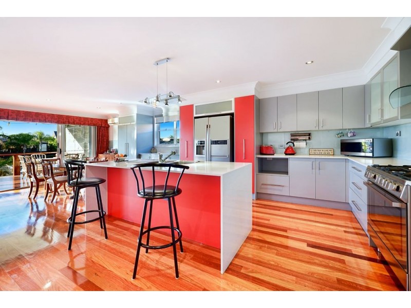 12 Cypress Drive, Broadbeach Waters QLD 4218