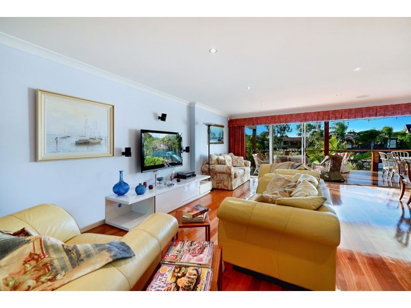 12 Cypress Drive, Broadbeach Waters QLD 4218