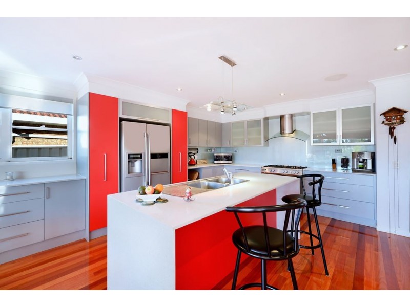 12 Cypress Drive, Broadbeach Waters QLD 4218