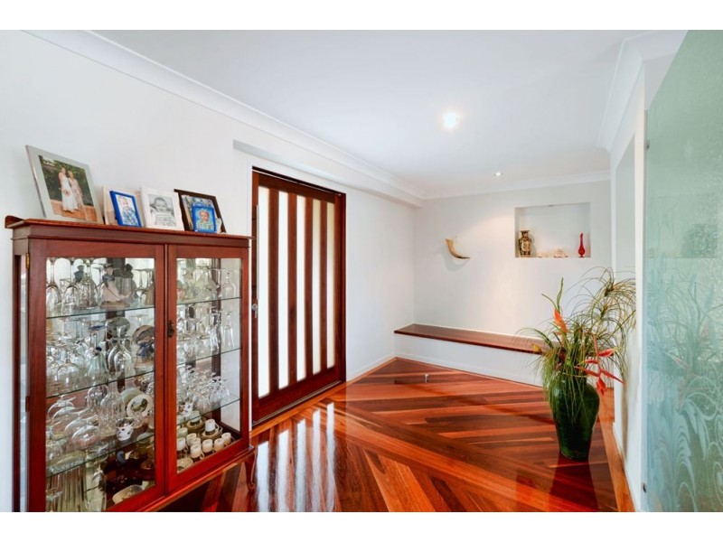 12 Cypress Drive, Broadbeach Waters QLD 4218