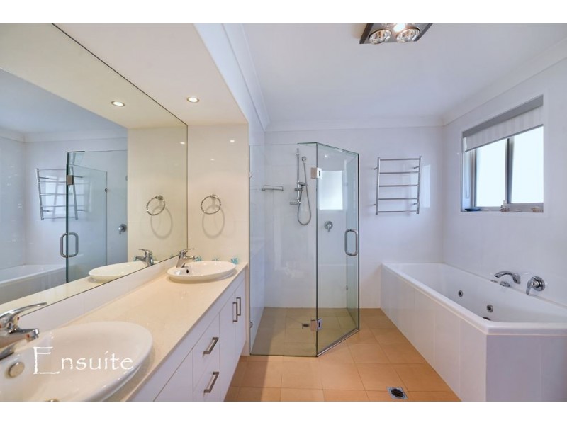 12 Cypress Drive, Broadbeach Waters QLD 4218