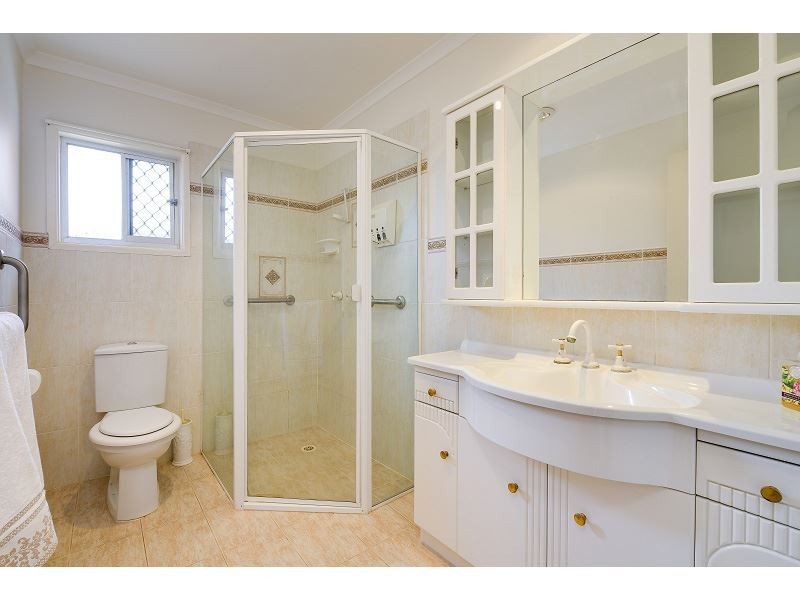 55 Poinciana Blvd, Broadbeach Waters QLD 4218