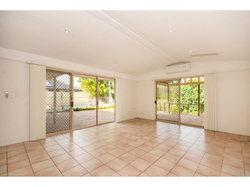 37 Nerang River Drive, Nerang QLD 4211