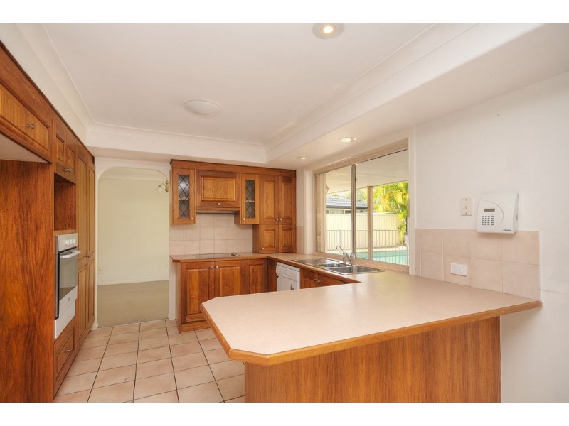 37 Nerang River Drive, Nerang QLD 4211