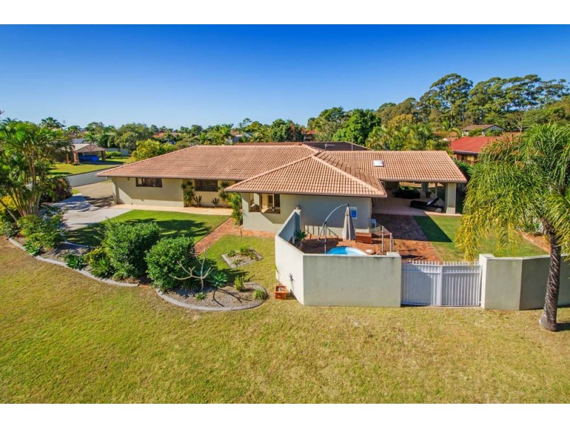 28 Sundown Drive, Paradise Point QLD 4216